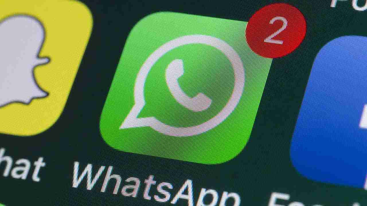 How to use WhatsApp in the UAE