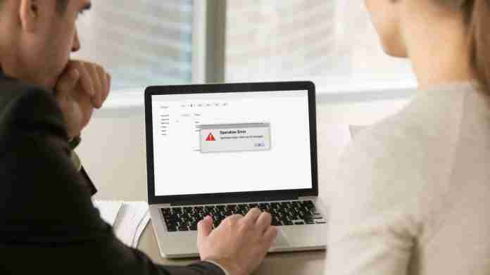 Error message warning on laptop Error message warning on laptop